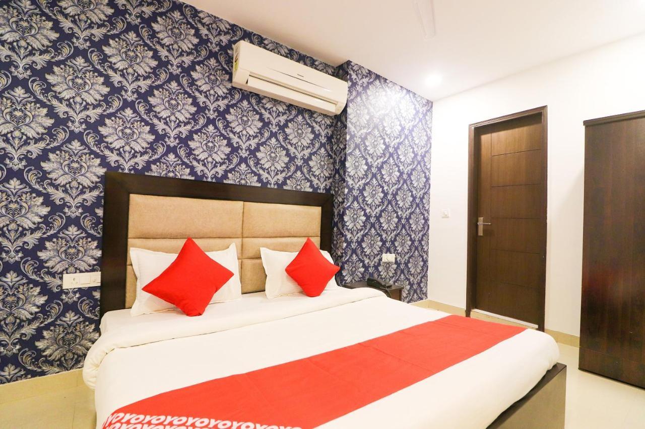 Oyo 63841 White Orchid Otel Indraprastha Dış mekan fotoğraf