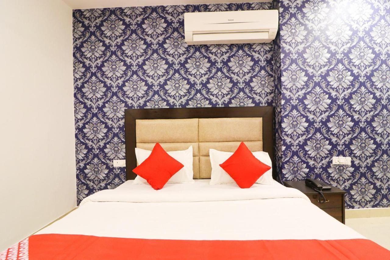 Oyo 63841 White Orchid Otel Indraprastha Dış mekan fotoğraf