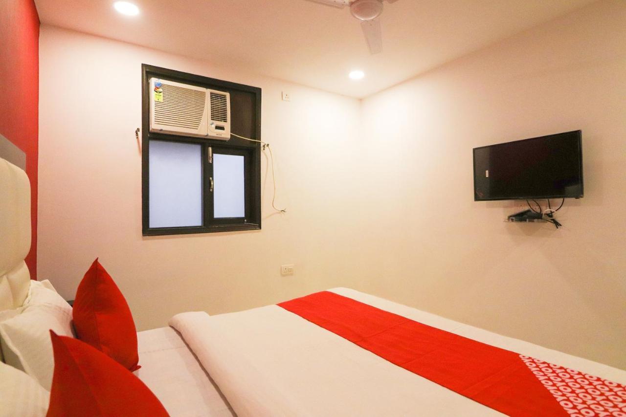 Oyo 63841 White Orchid Otel Indraprastha Dış mekan fotoğraf