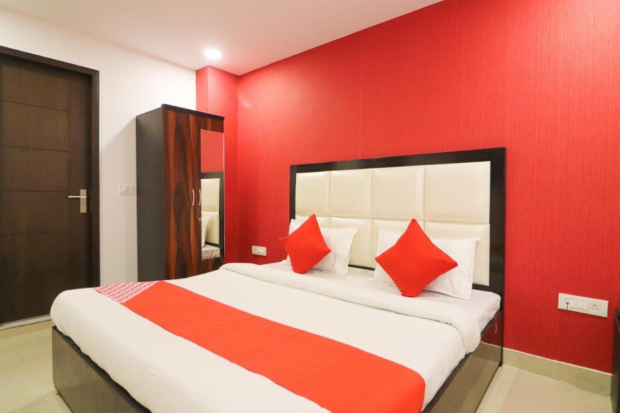 Oyo 63841 White Orchid Otel Indraprastha Dış mekan fotoğraf
