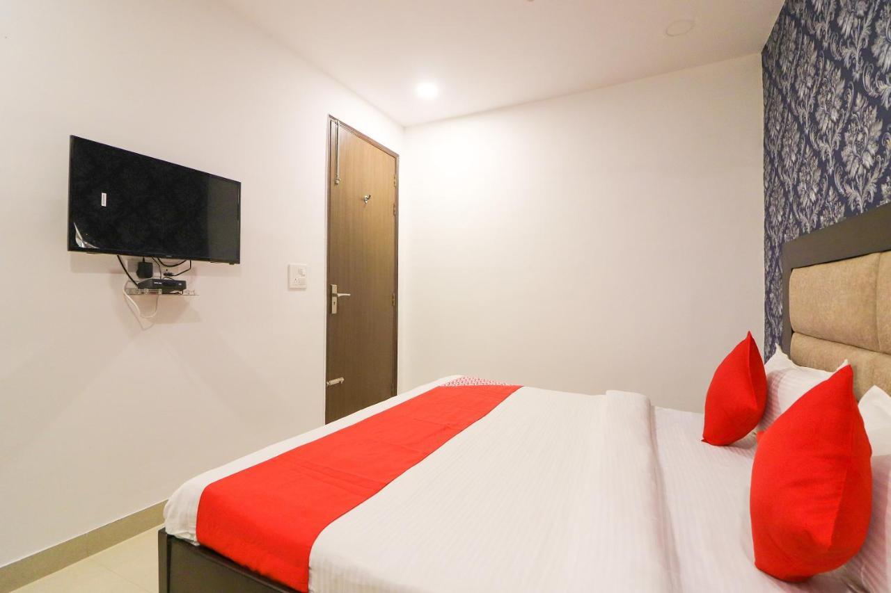 Oyo 63841 White Orchid Otel Indraprastha Dış mekan fotoğraf
