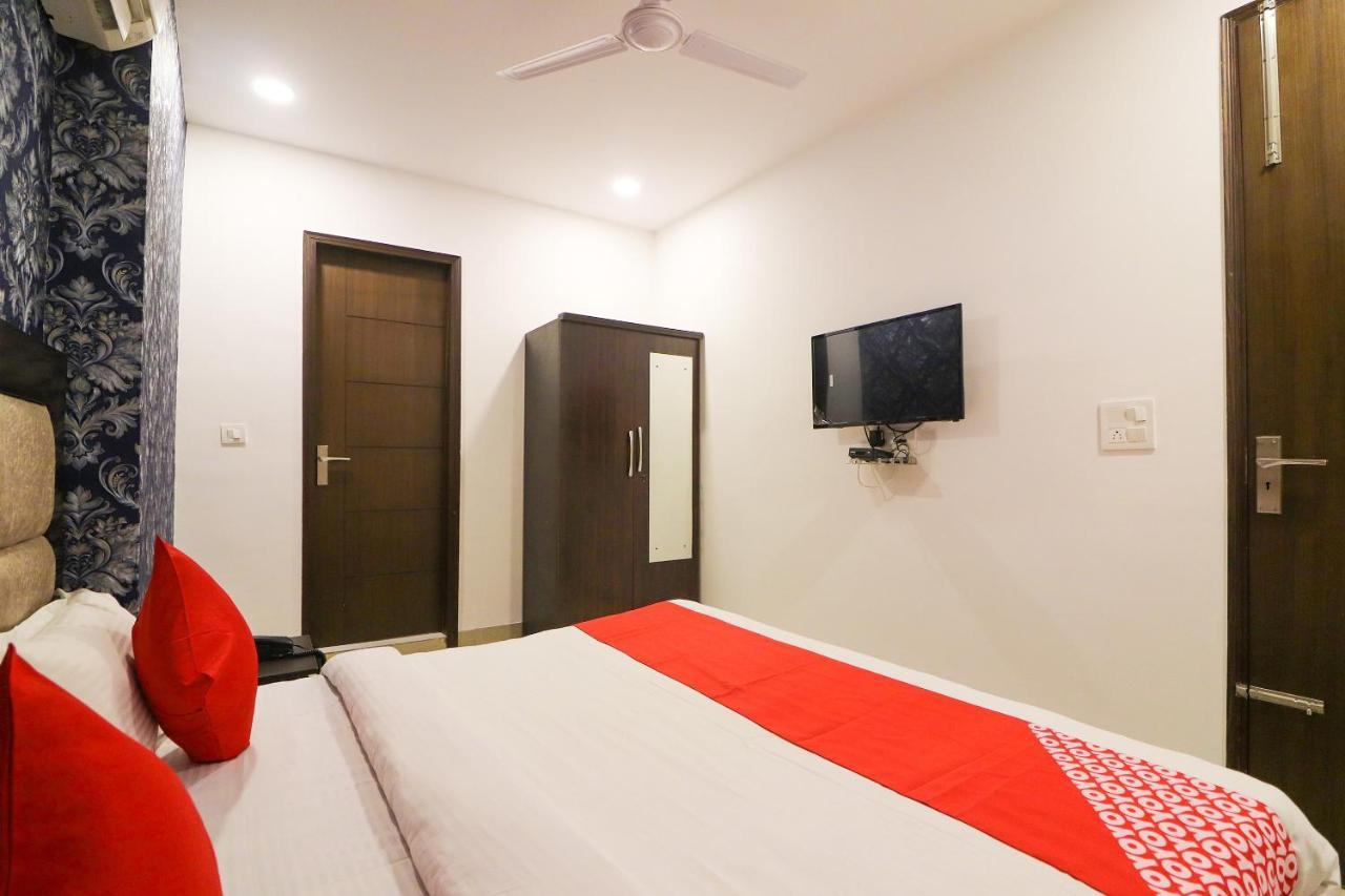 Oyo 63841 White Orchid Otel Indraprastha Dış mekan fotoğraf