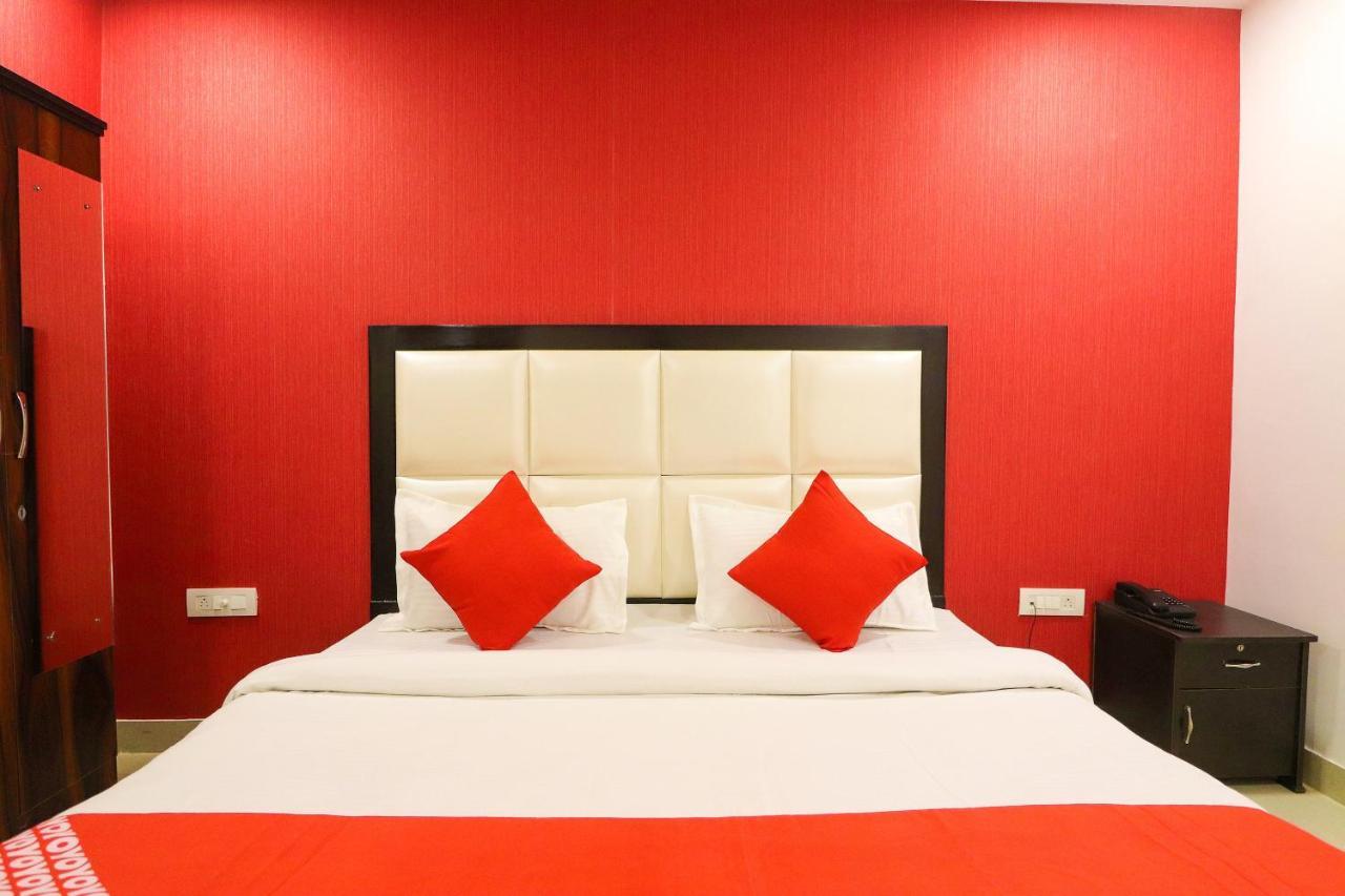Oyo 63841 White Orchid Otel Indraprastha Dış mekan fotoğraf