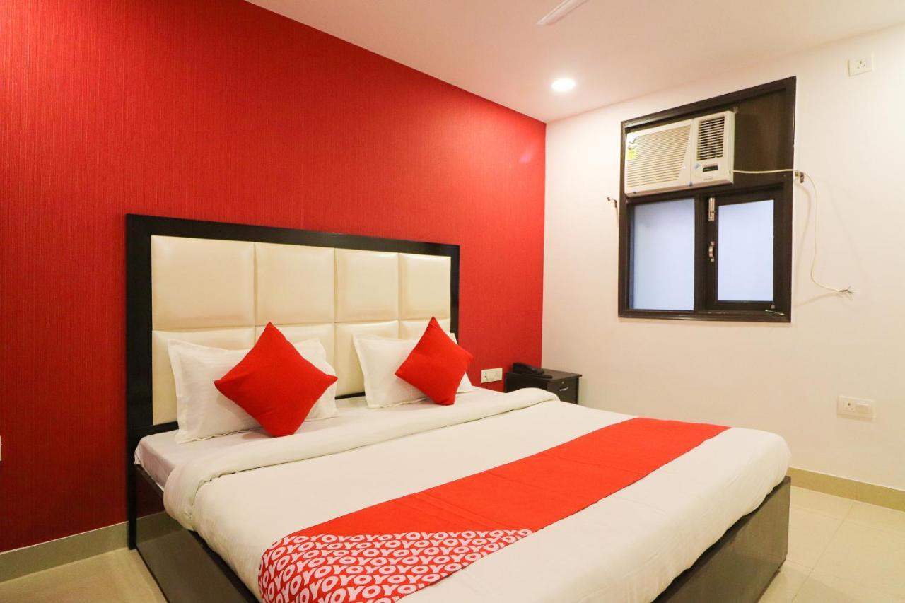 Oyo 63841 White Orchid Otel Indraprastha Dış mekan fotoğraf